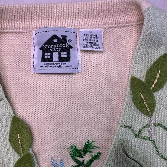 Storybook Knits Cream Cardigan with Green Leaf Appliqué Story Book Knits S - Picture 5 of 14